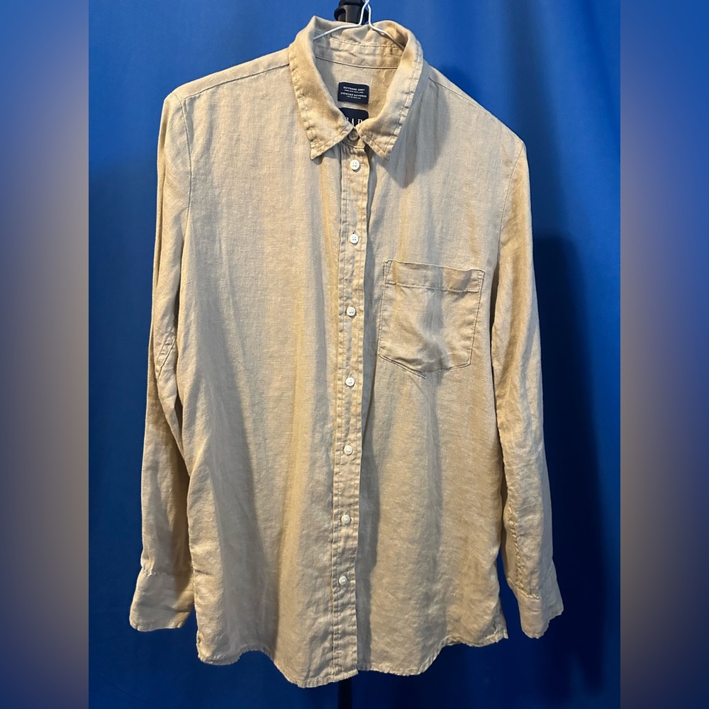 GAP Women’s Light Tan Casual Linen Button-Down Shirt